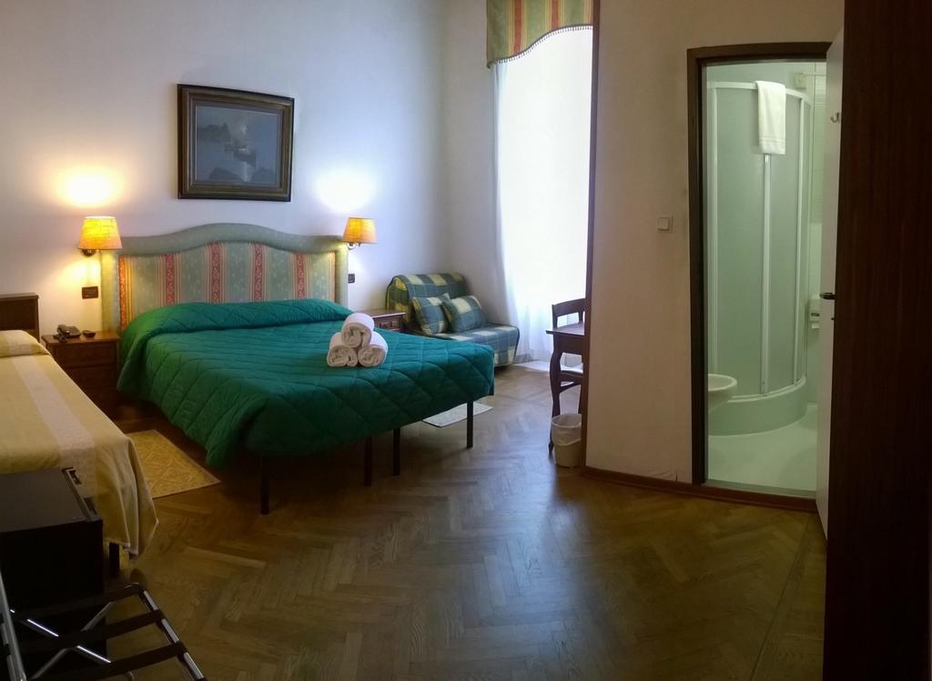 Hotel Ely Viareggio Zimmer foto