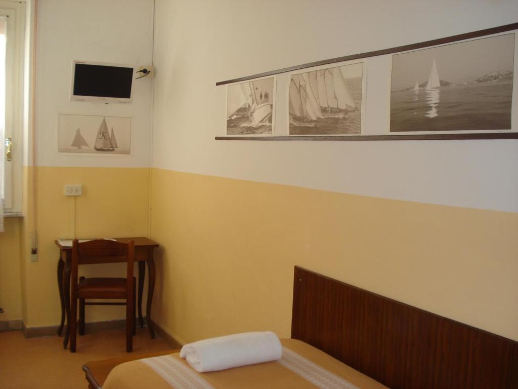 Hotel Ely Viareggio Zimmer foto