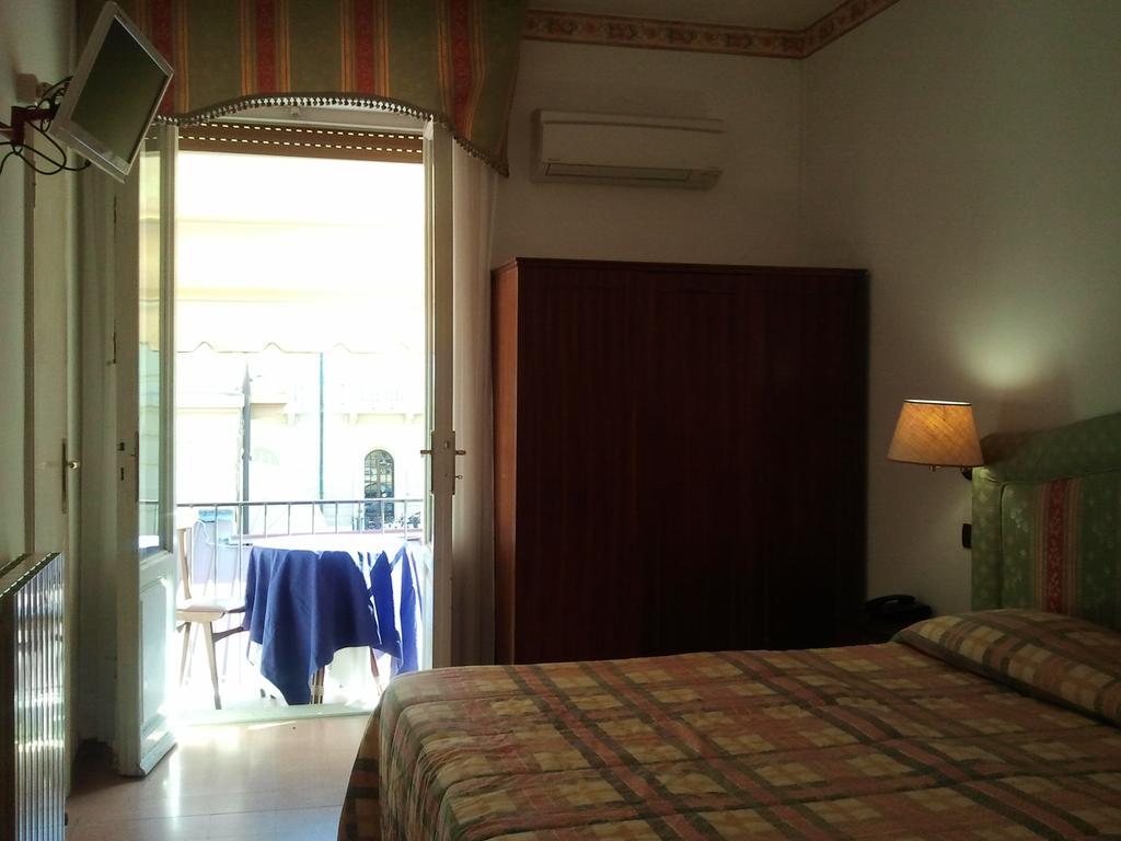 Hotel Ely Viareggio Exterior foto