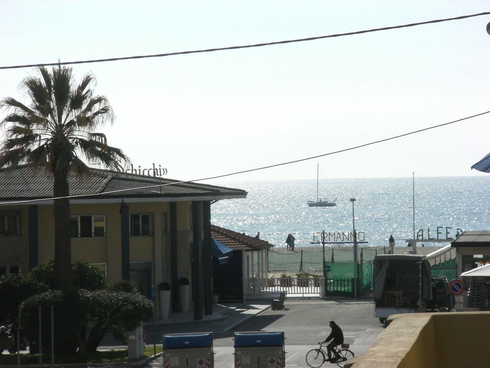 Hotel Ely Viareggio Exterior foto